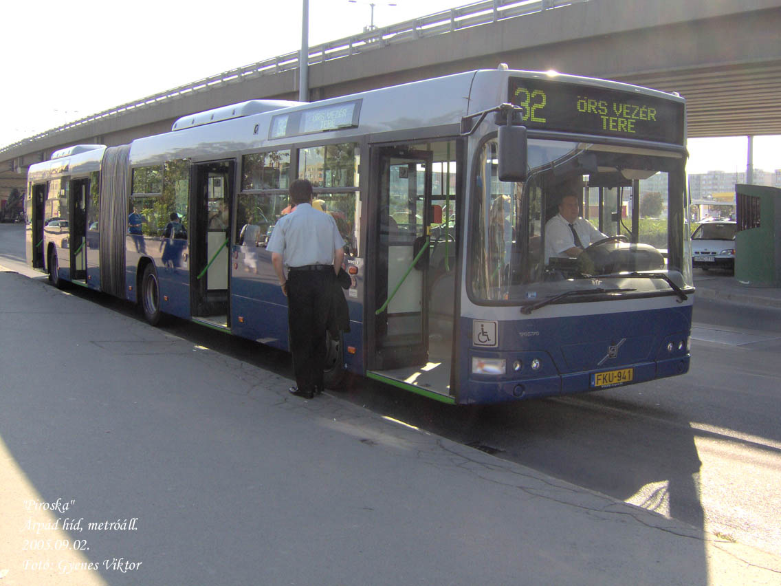 Busz FKU-941-Piroska