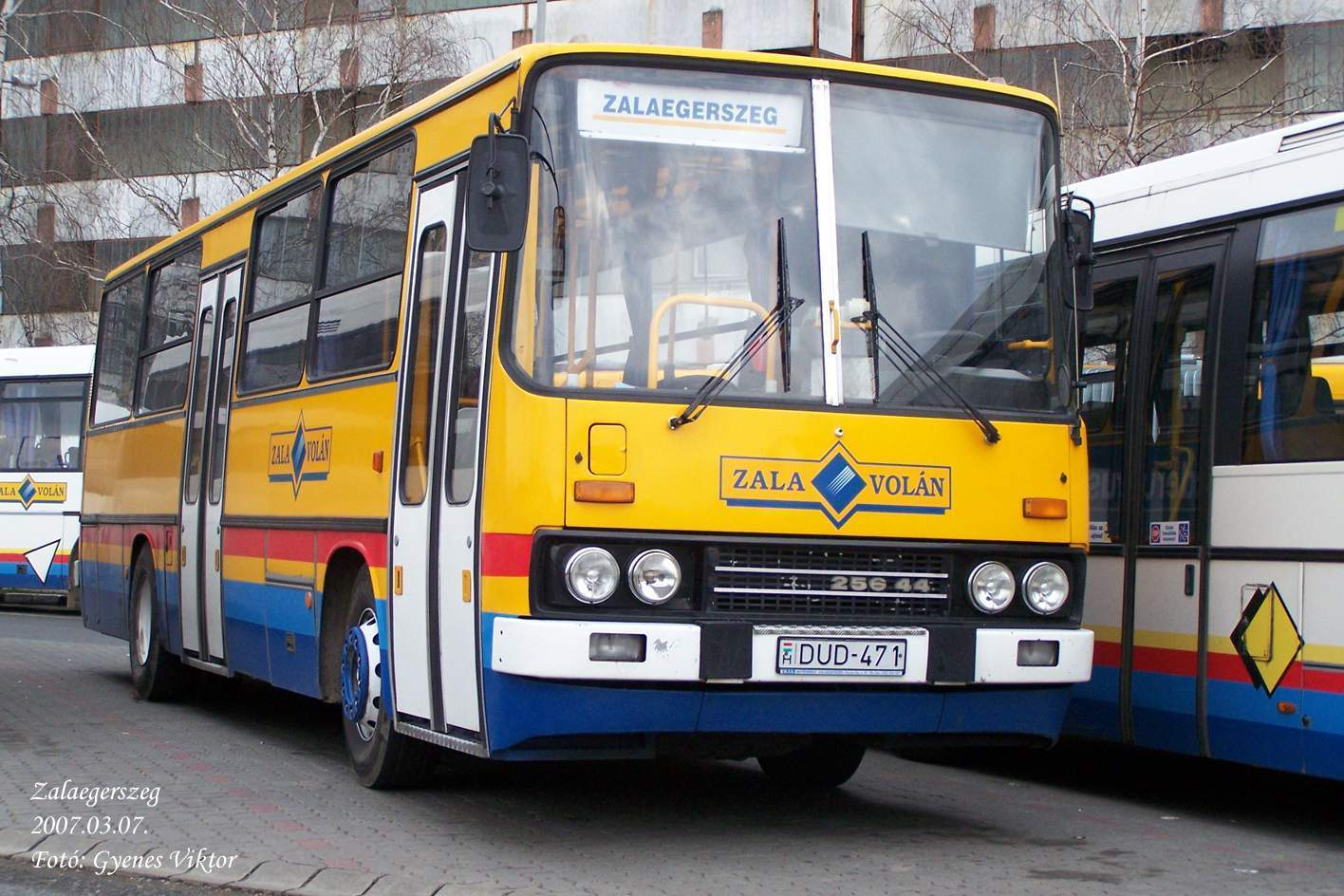 Ikarus 256-44-DUD-471 1