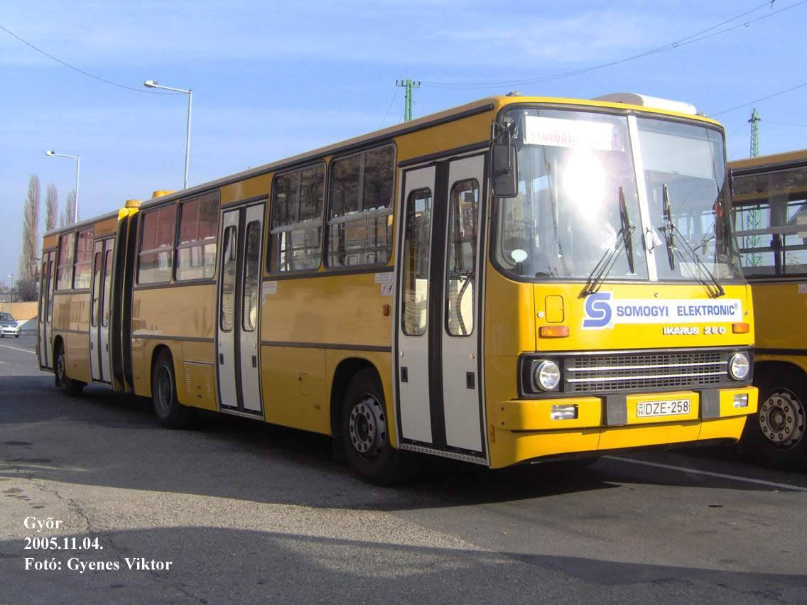 Ikarus 280-DZE-258