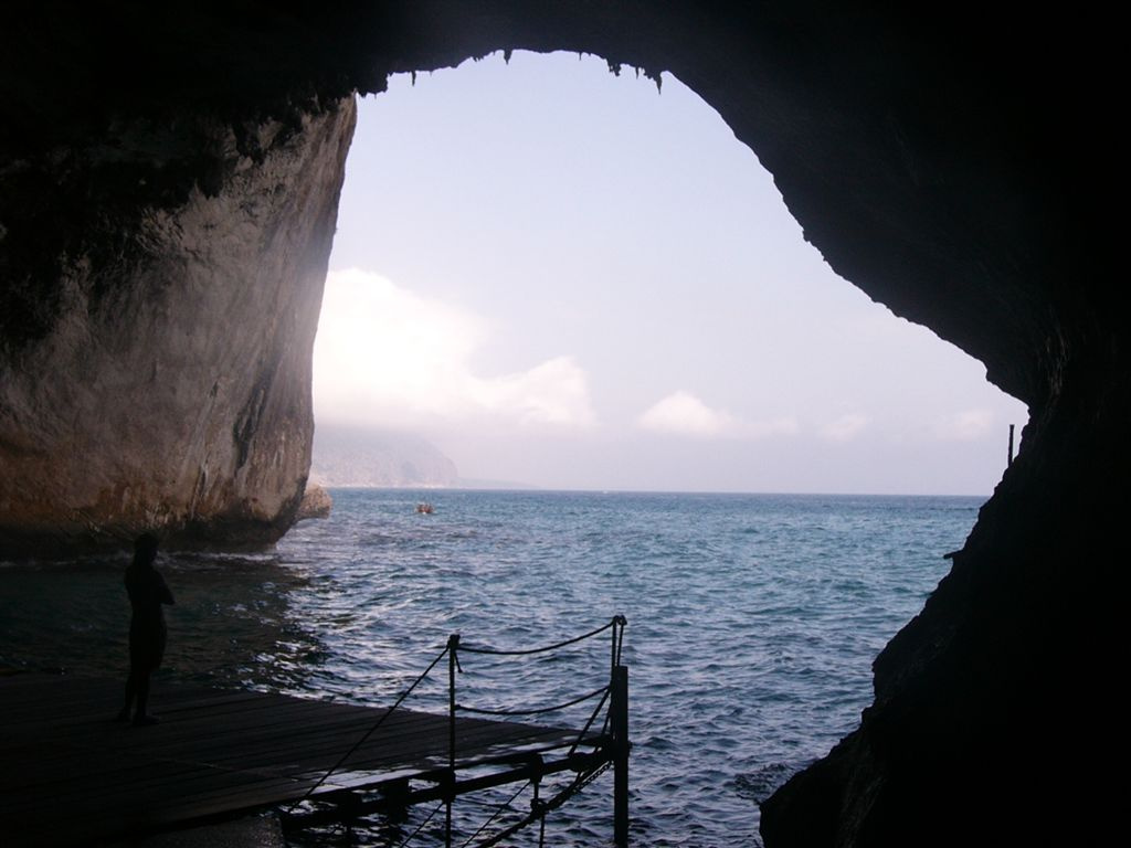 a barlang bejárata