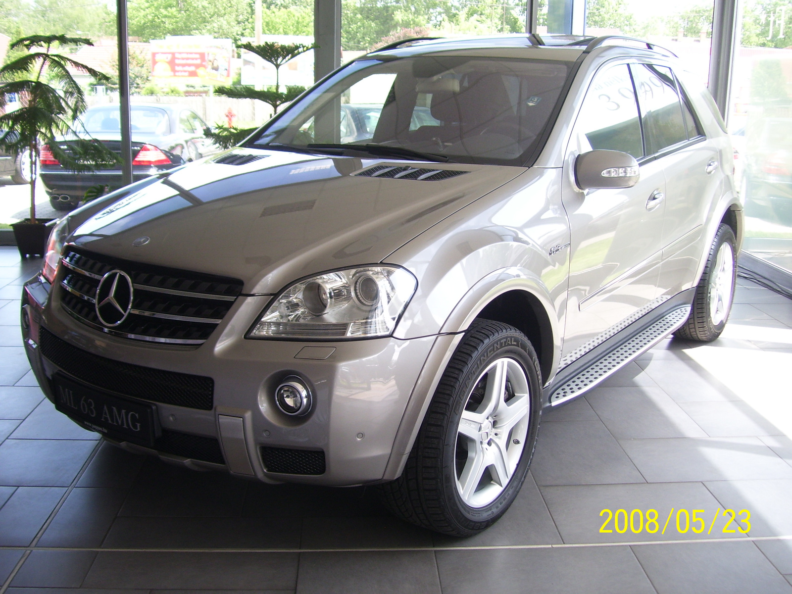 Mercedes-Benz ML63 AMG