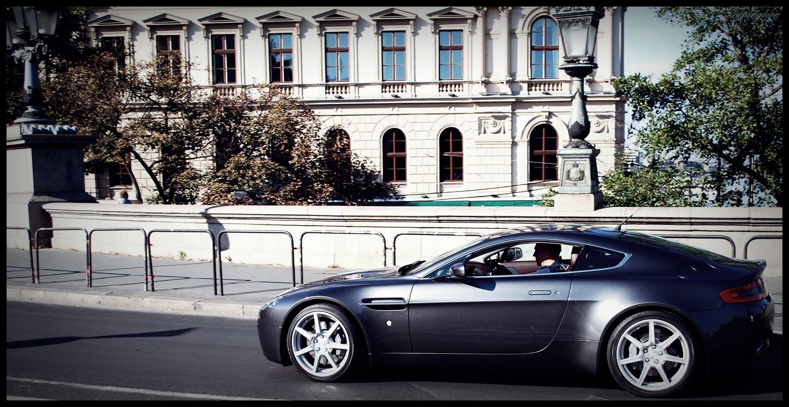 Aston Martin V8 Vantage