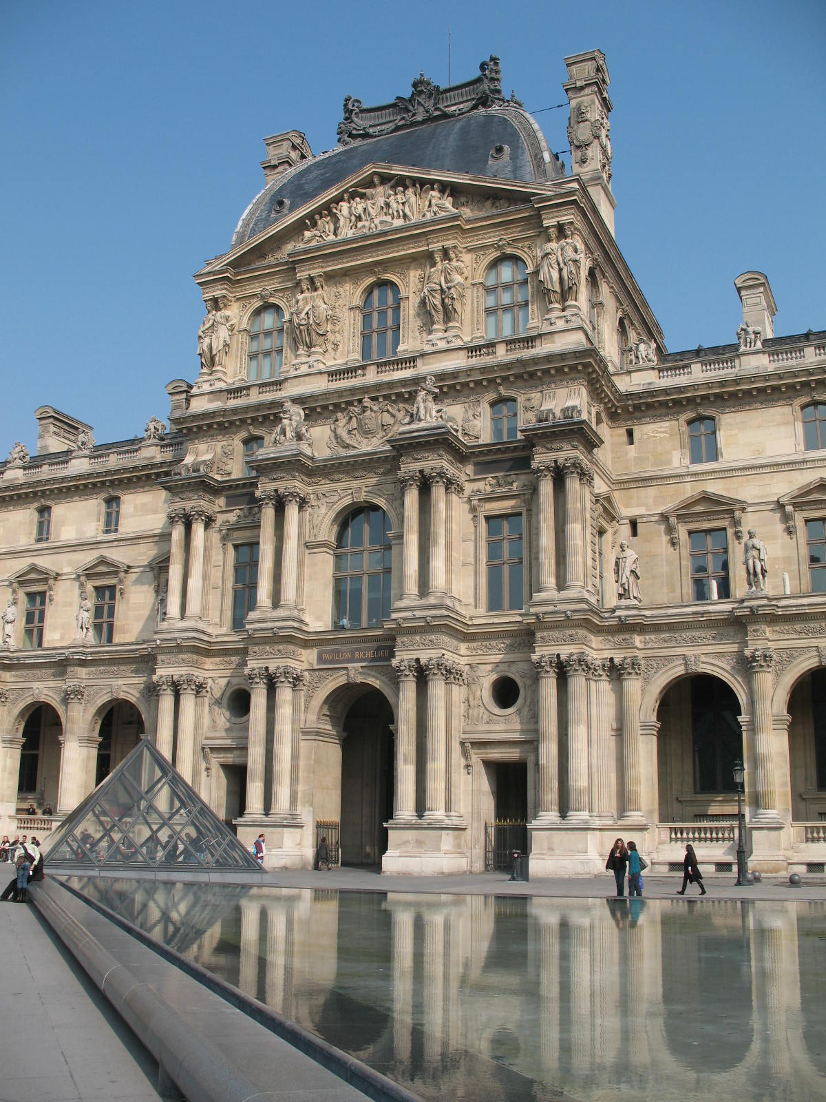 179 Louvre